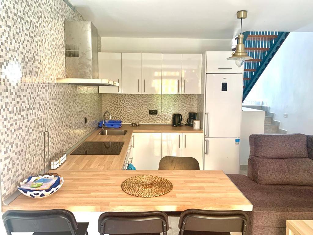 Duplex-Bungalow In Playa De Las Americas,3 Minutes Near The Best Beaches In Tenerife Exterior photo